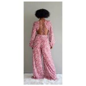 Boutique Pink White pant romper small Brooke Sugar & Spice NWOT open back